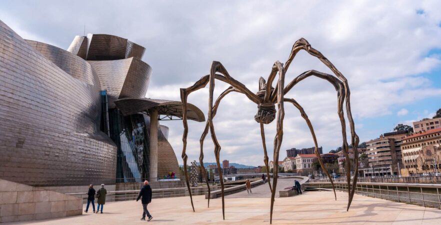 The sculpture of Maman, on of the most famous exhibits in Guggenheim museum and a must-see sight during a vacation to Bilbao, Spain