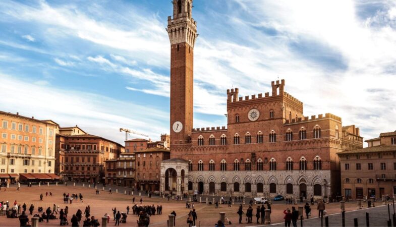 Historic Piazza del Campo in Siena, a must-see on a Italy tour