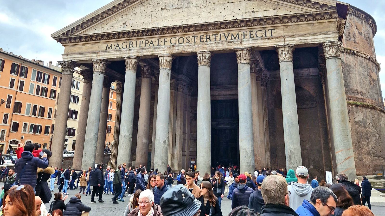 Crowds of tourists in front of the Pantheon in Rome
